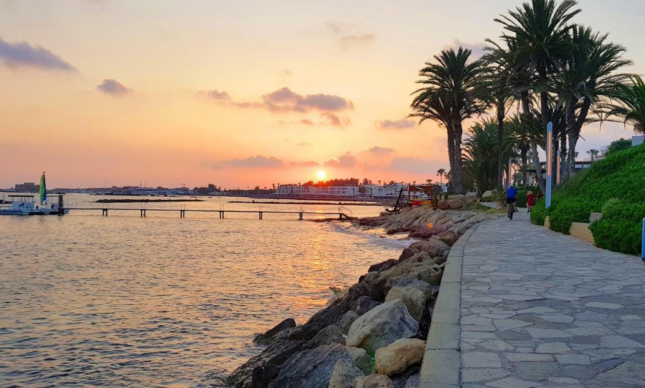 Townhouse By The Sea Pirate Harbor Appartement Paphos Buitenkant foto