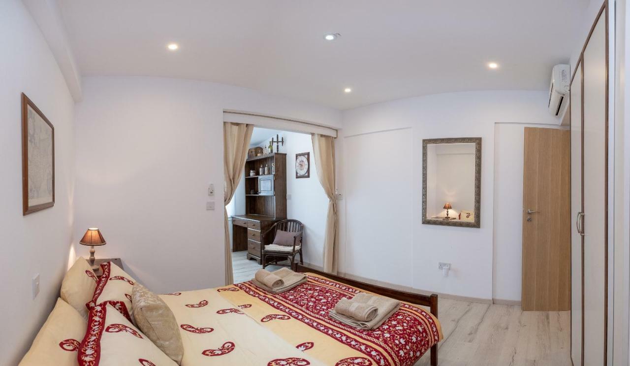 Townhouse By The Sea Pirate Harbor Appartement Paphos Buitenkant foto